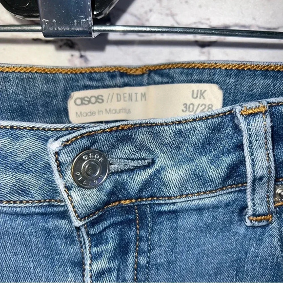 Asos Women’s Medium Wash Skinny Leg Denim Jeans Size 30/28 - Picture 4 of 5